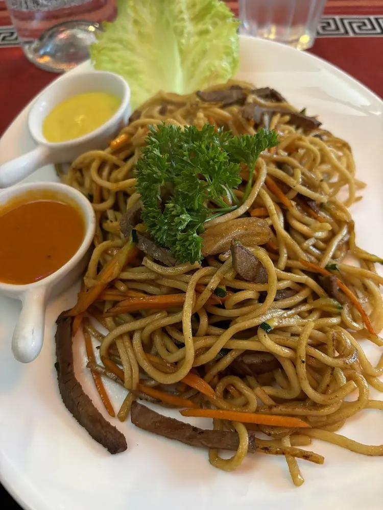 Nouilles Sautées Au Bœuf